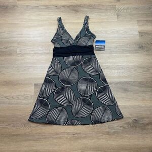 Patagonia Dress Womens Medium Gray Outdoor Casual Lightweight